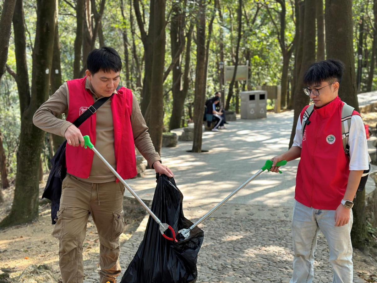 守护绿水青山，久信达环保袋义工点亮阳台山(图1)